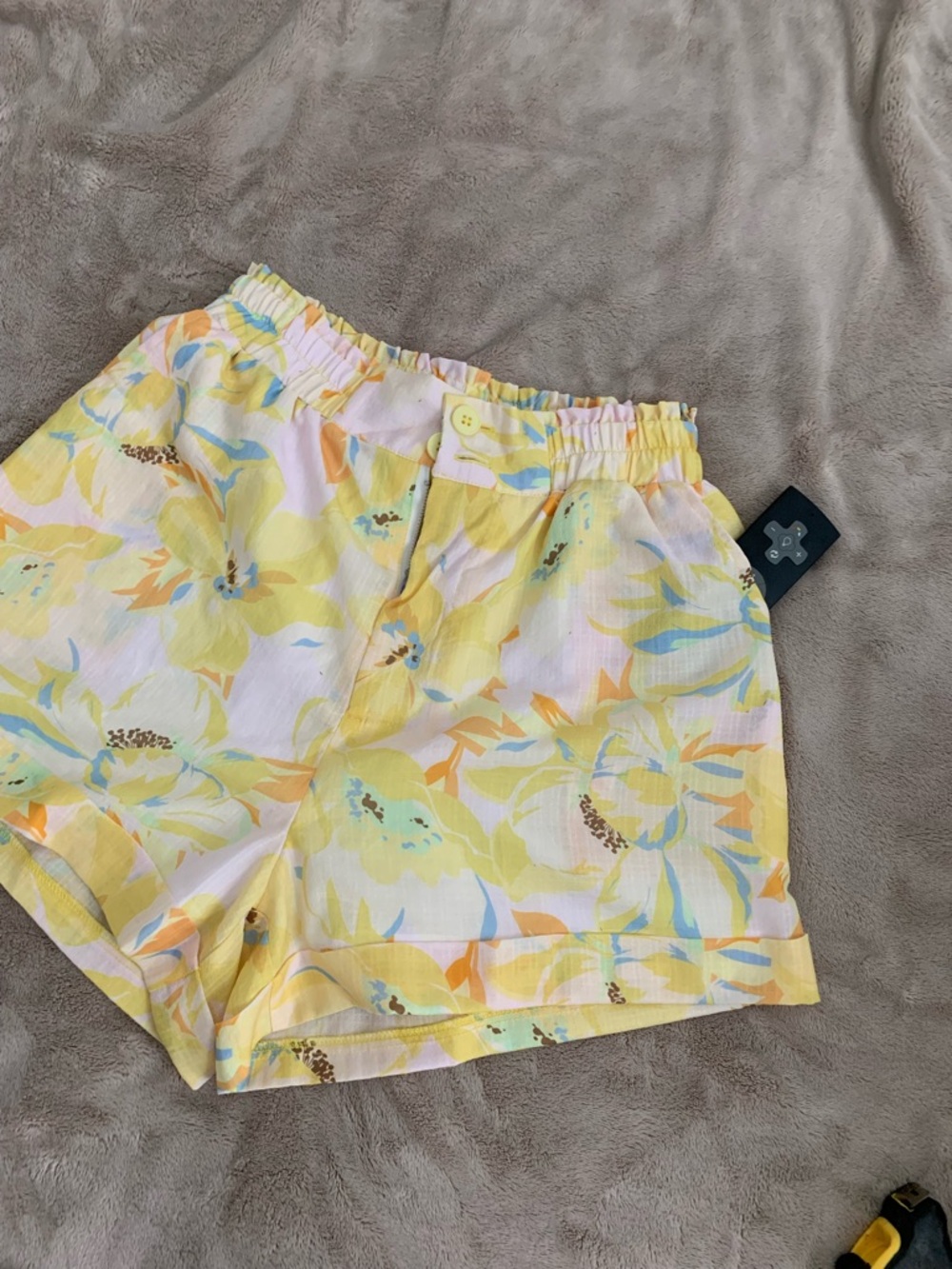Yellow Floral Linen Blend 2 piece set - Picture 6 of 10